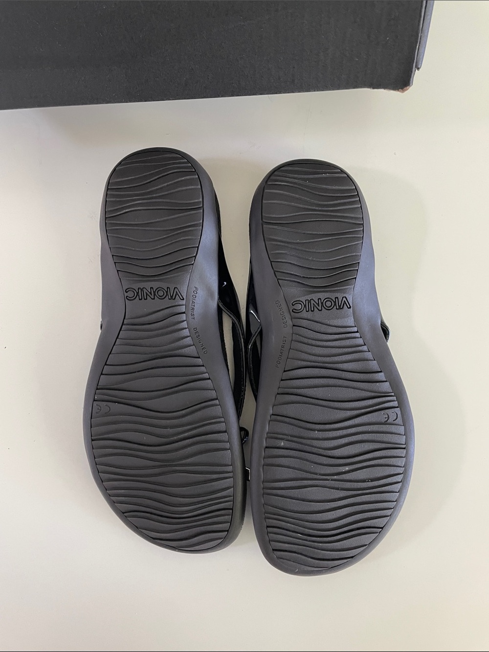Vionic Black Women's Thong Sandals with Decorative Bow Accents - Picture 3 of 7